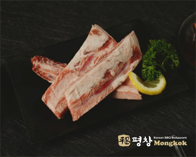 壽星於生日當天或前後 3 天到韓燒「平昌BBQ」慶祝,可享 75 折優惠及免收切餅費。