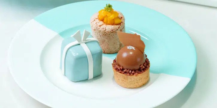 於 The Tiffany Blue Box Cafe 慶祝生日,即可享一份迷你 Blue Box Cake 以及於全香港最大之 Tiffany & Co. 旗艦店導覽體驗。