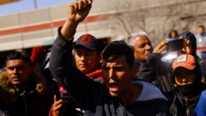 墨西哥移民拘留中心火灾增至40死，生还者：我们不是狗