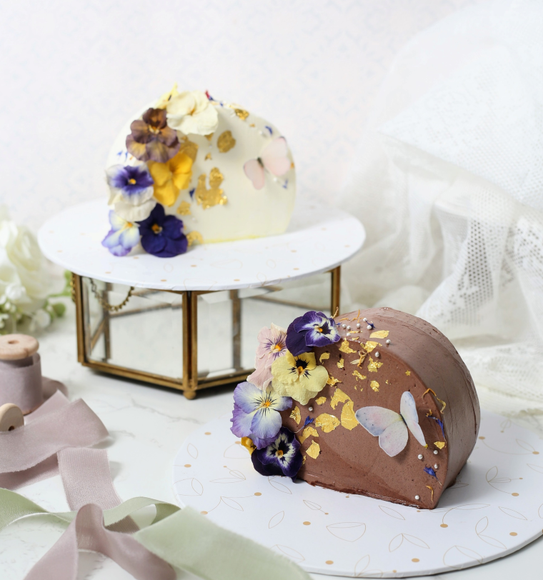 有售各種花飾及園藝裝置、花之美食。