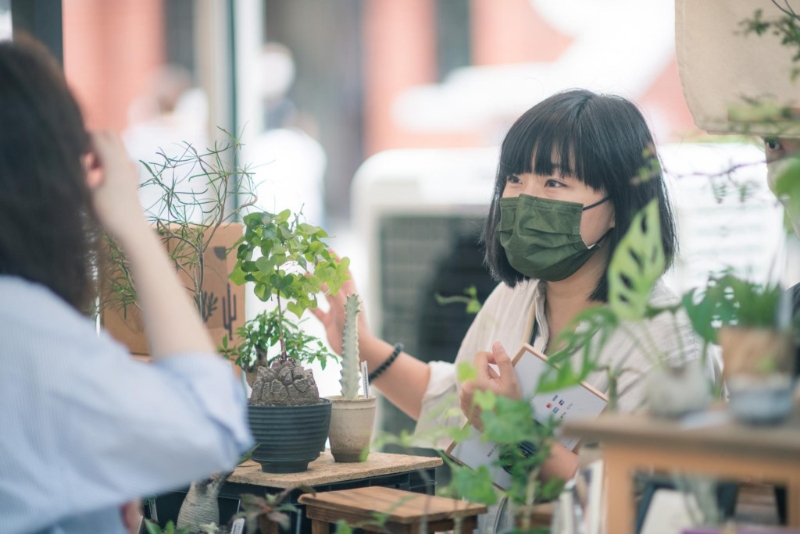 有售各種花飾及園藝裝置、花之美食。