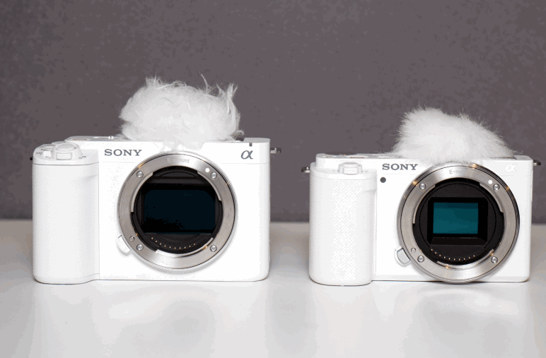 由於ZV-E1（左）換上全片幅Sensor，機身體積難免比ZV-E10（右）大一個碼，但重量仍不到500g。