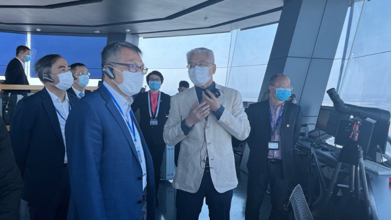 民航處處長廖志勇參觀北京大興國際機場，並了解其日常運作。政府新聞處照片