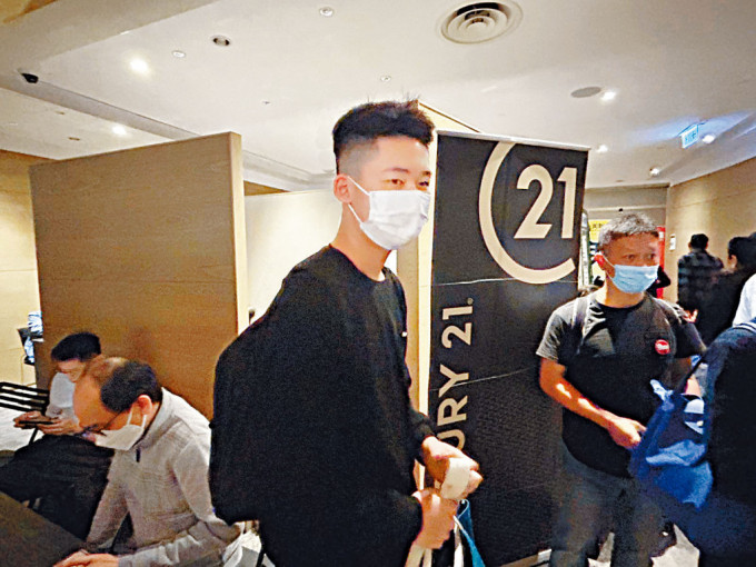 現時正在讀書的王先生在家人協助下,以1000萬購入2房作投資用途。