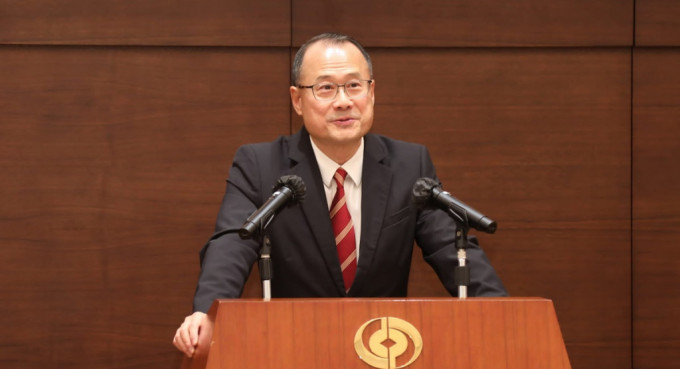 中总会长蔡冠深 中总会长蔡冠深