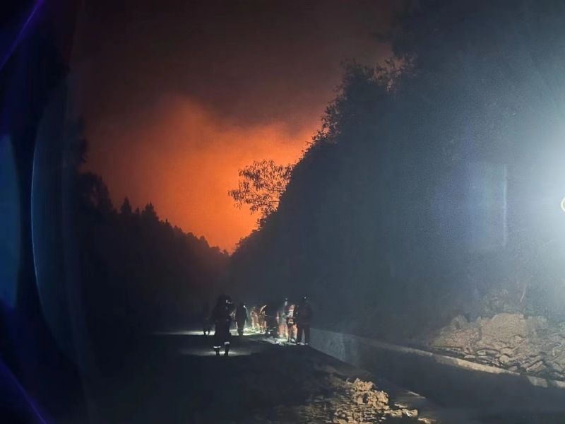 逾千消防多次驰援