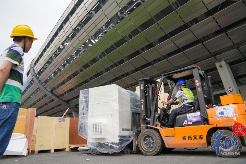 展品货物运送进展馆内 展品货物运送进展馆内