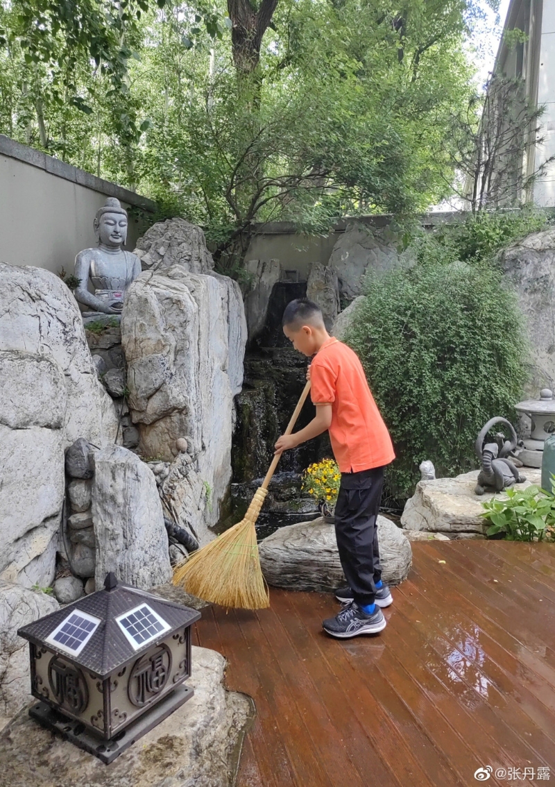 赵家有&ldquo;扫扫扫&rdquo;的嗜好