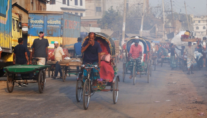 孟加拉15日出现气温飙升至40&deg;C以上，是58年以来最热的一天
