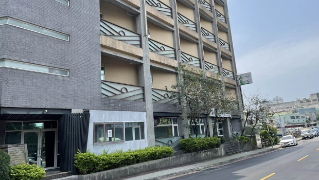 台女陈尸汽车旅馆