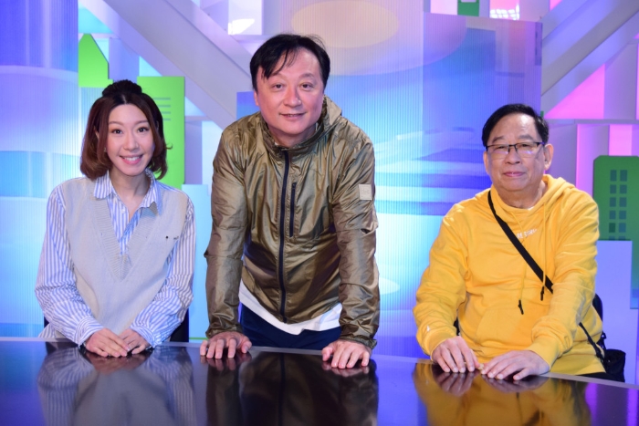 黎彼得因为金牌监制张志明(中)客串节目 黎彼得因为金牌监制张志明(中)客串节目