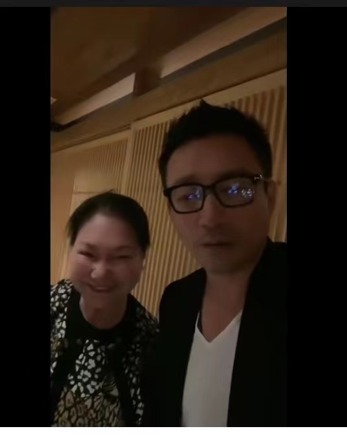 汪小菲和S妈同框 汪小菲和S妈同框