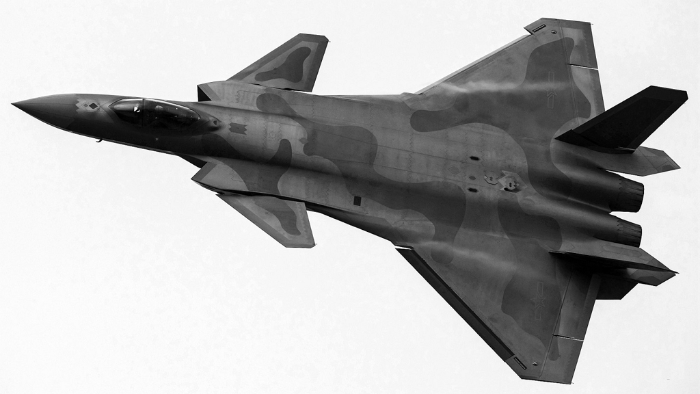 在中国空军顶尖战机歼-20上的相控阵雷达就有黄令仪所设计的龙芯芯片