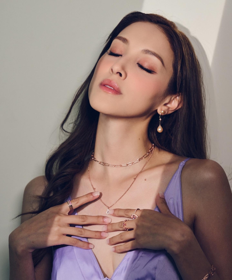 陈凯琳亦有晒“事业线」。 陈凯琳亦有晒“事业线」。