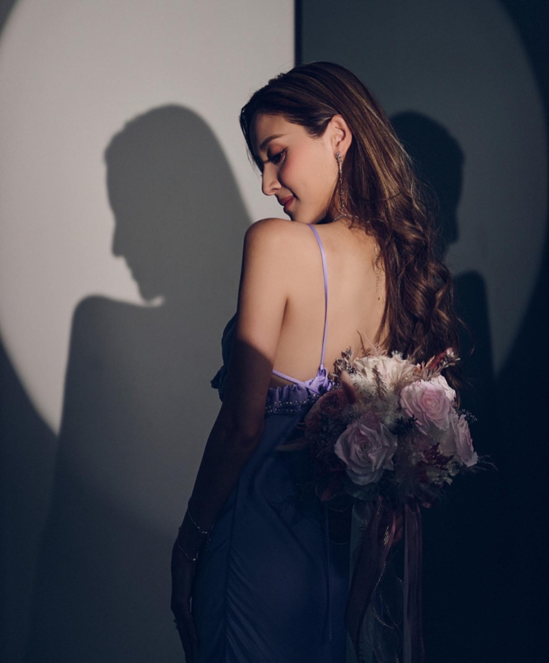 陈凯琳大晒美背。 陈凯琳大晒美背。