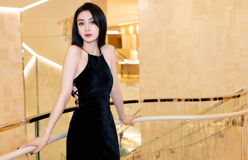 Angelababy大骚性感锁骨。 Angelababy大骚性感锁骨。