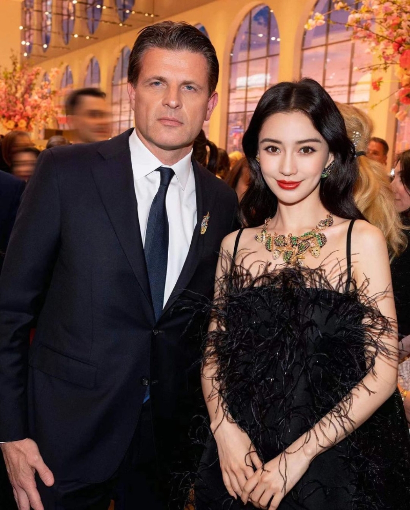 Angelababy造型高贵性感。 Angelababy造型高贵性感。