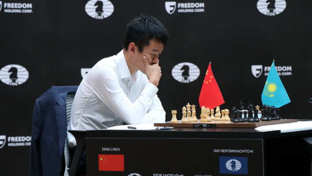 丁立人成为国际像棋首位中国棋王。
