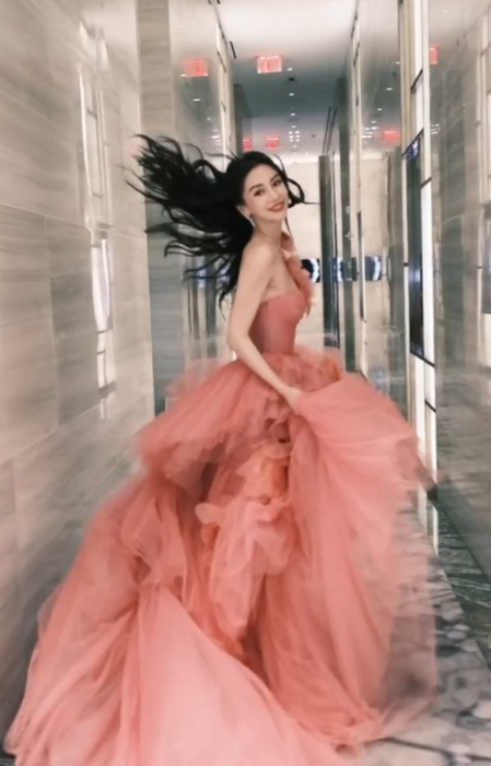 回眸一笑充满仙气