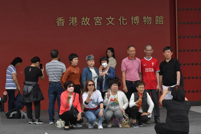 不少内地客改以观光为主 不少内地客改以观光为主