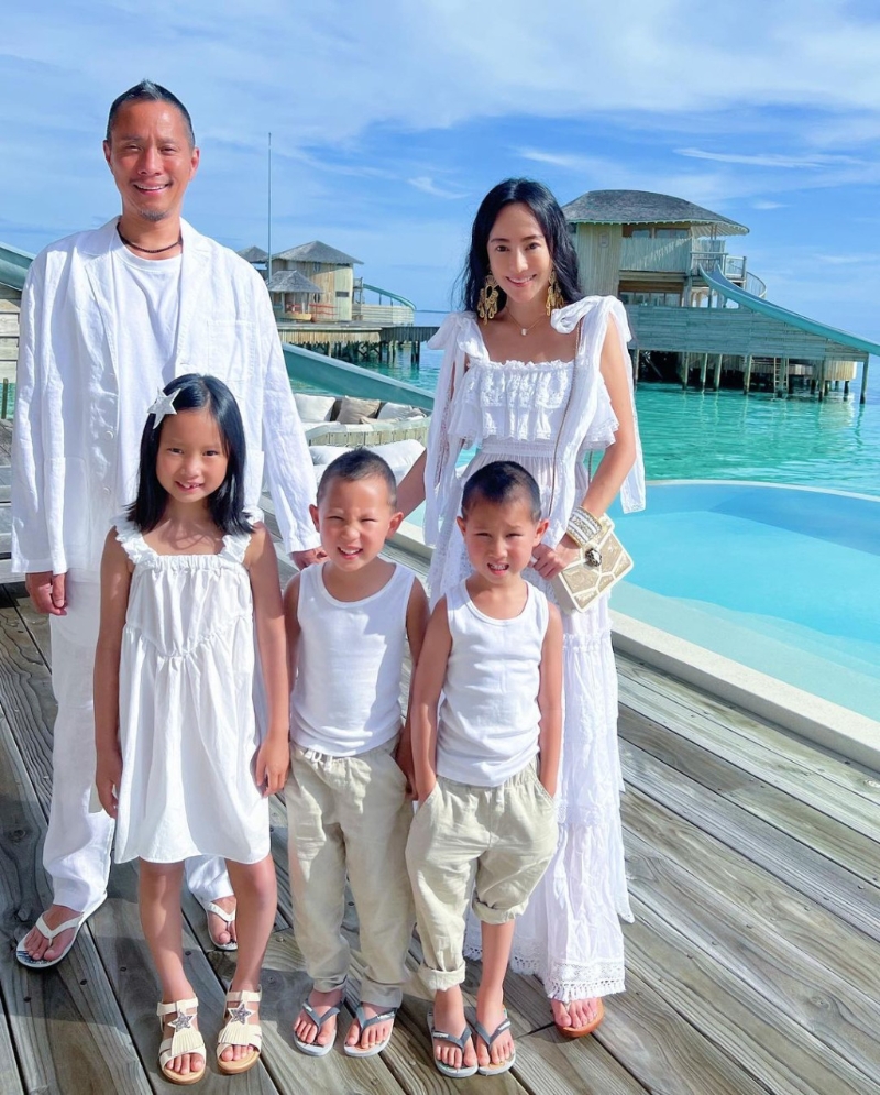 关颖重返当年举办婚礼的地点。