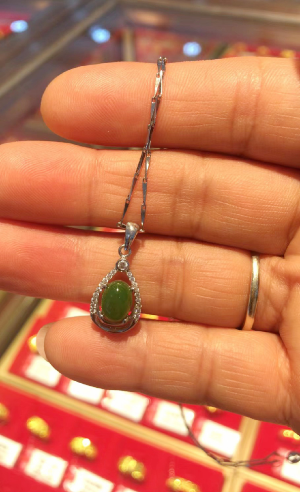 任小姐买的项链。