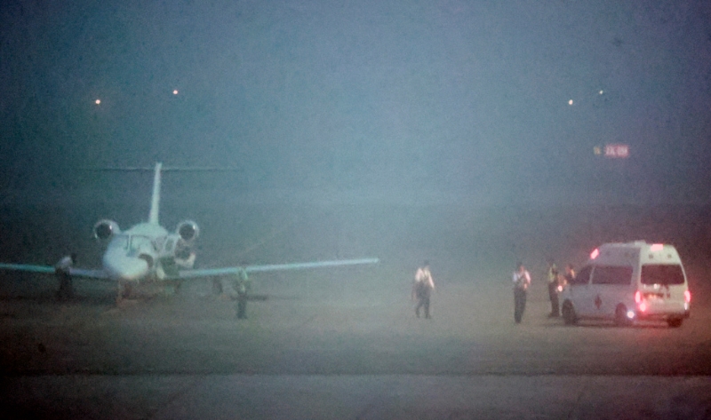 肖里被送上医疗专机 肖里被送上医疗专机