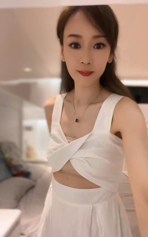 杨思琦新片像罗琳 杨思琦新片像罗琳