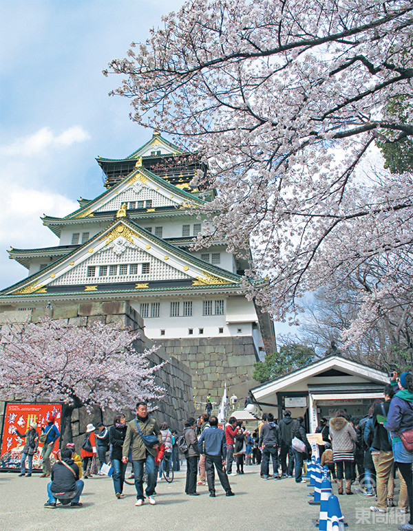 大阪城在古代是战略重地，历年来发生过不少战役。现代就变了旅游景点，香港人去日本，大都曾经到此一游。