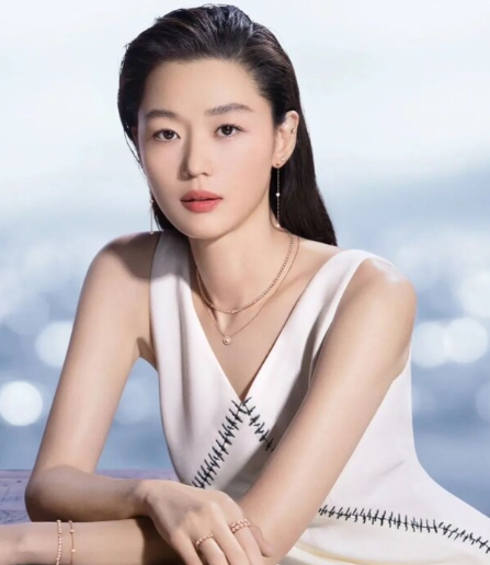 40代最漂亮女星TOP3:全智贤 40代最漂亮女星TOP3:全智贤