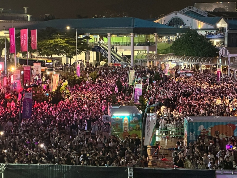 周杰伦演唱会核心外围都逼爆！