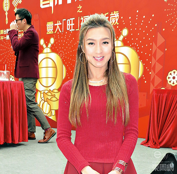 感情关係上,容易吸引较她年长及略为年轻的异性 感情关係上,容易吸引较她年长及略为年轻的异性