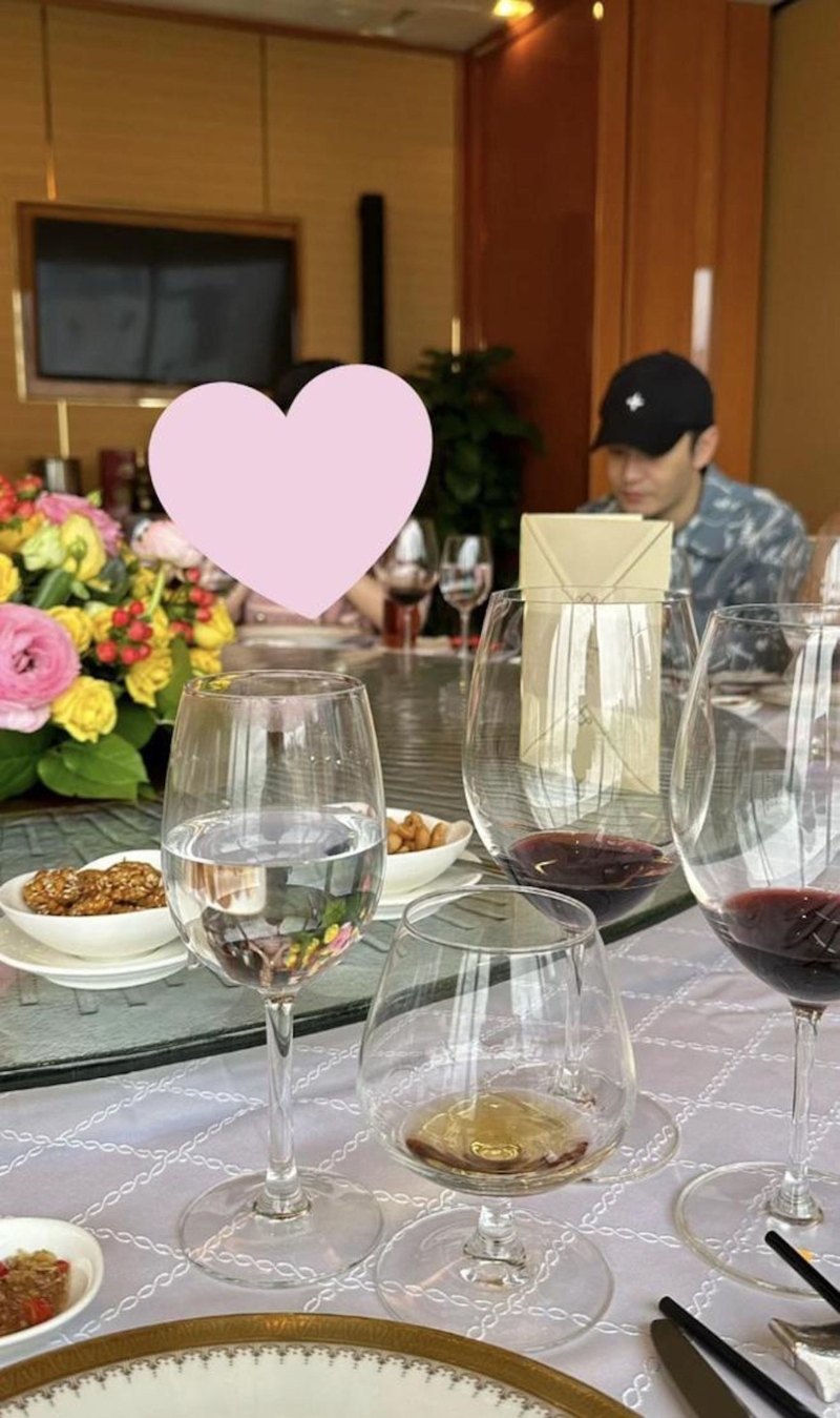 郑善文上载黄晓明的照片,但其后又删除 郑善文上载黄晓明的照片,但其后又删除