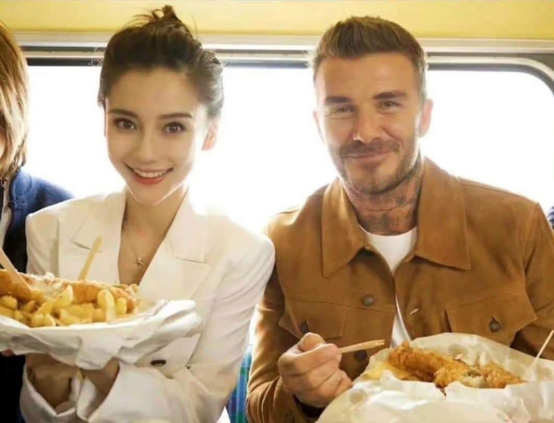 贝克汉姆日前在澳门与Angelababy拍广告。 贝克汉姆日前在澳门与Angelababy拍广告。