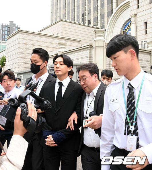 刘亚仁认错表示：&ldquo;我很抱歉，很后悔吸毒。&rdquo;