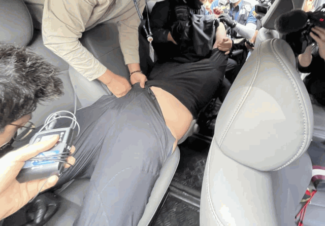 黑衣男被捕 黑衣男被捕