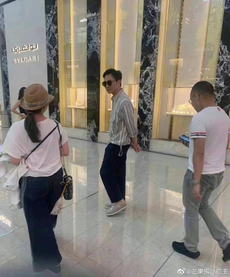 张智霖在迪拜机场被捕获