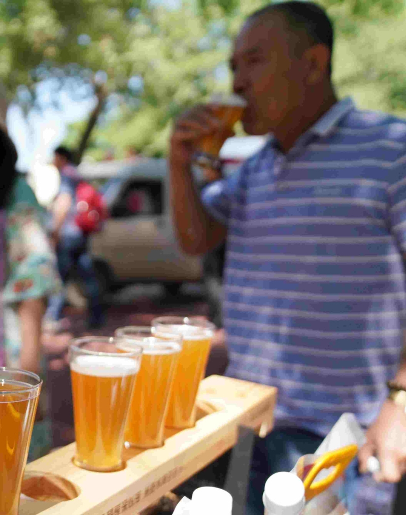 人中有痣,男性主好酒。 人中有痣,男性主好酒。