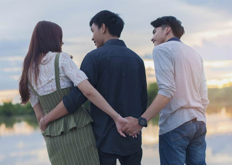 属鸡者要慎防桃色纠纷或三角关系。