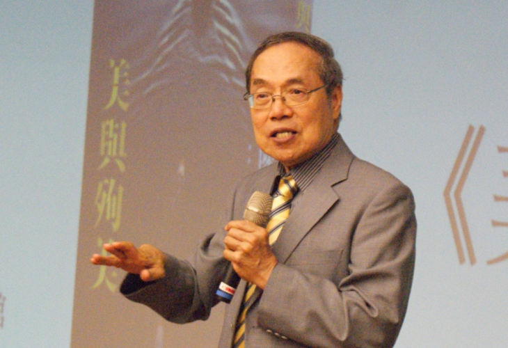 陈芳明创作逾三十载,著作等身,主编《余光中跨世纪散文》、《练习曲的演奏与变奏:诗人杨牧》等 陈芳明创作逾三十载,著作等身,主编《余光中跨世纪散文》、《练习曲的演奏与变奏:诗人杨牧》等