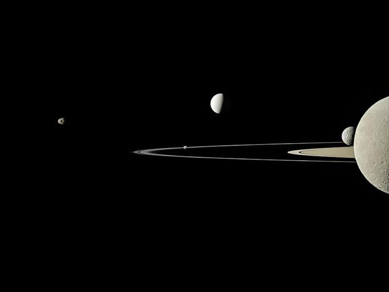 土星的五颗卫星