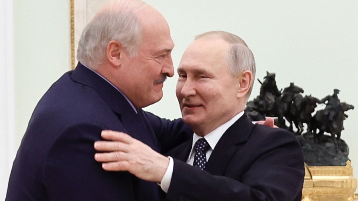 白俄总统卢卡申科（左）和俄罗斯总统普京2023年4月5日在莫斯科会面