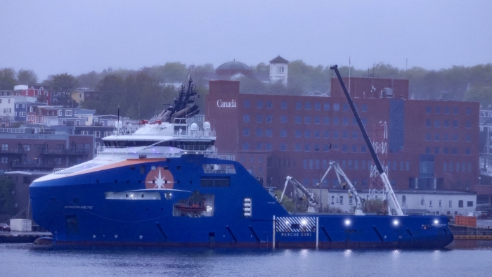 美军物资被送上加拿大“北极地平线”号 美军物资被送上加拿大“北极地平线”号