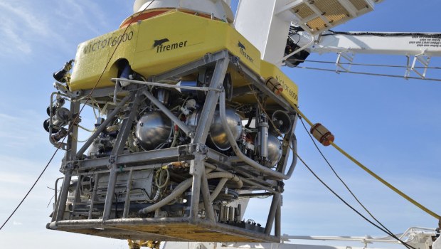 “搜救秘密武器”“维克多6000”(Victor 6000) “搜救秘密武器”“维克多6000”(Victor 6000)