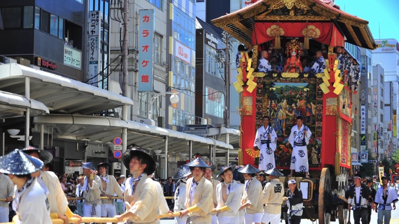 2012年京都祗园祭山鉾彩车巡游。