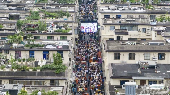 再远都要赶回来！杭州这个村子，热热闹闹摆了700桌龙舟宴