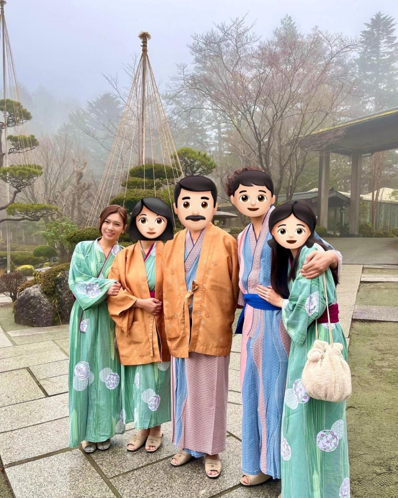 梁凯宁1月与家人同游日本。