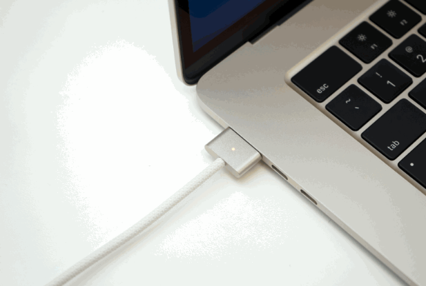 支援MagSafe充电，另设有2个USB ，4供外接配件或储存装置。