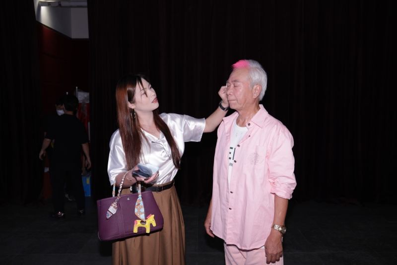 女友亦有陪李隆基出席亚视台庆。 女友亦有陪李隆基出席亚视台庆。