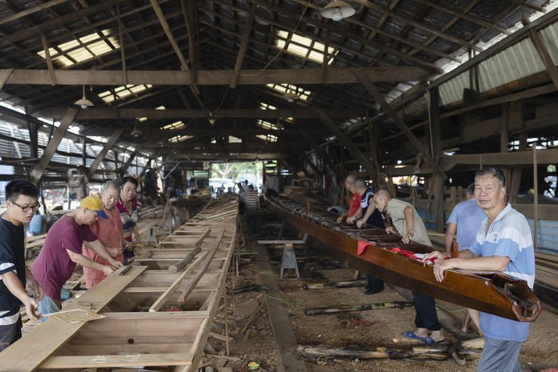现在,上漖村仍以传统龙制作为主要优势,传统龙的市场份额仍然占据珠三角地区九成以上。 现在,上漖村仍以传统龙制作为主要优势,传统龙的市场份额仍然占据珠三角地区九成以上。